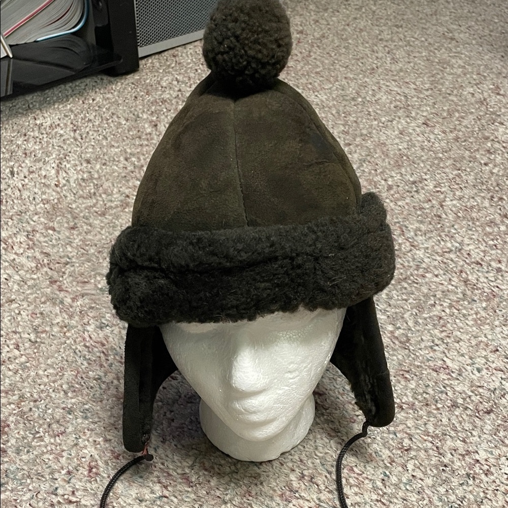 Vintage real Shearling Trapper Hat with Pom Pom and chin tie flaps